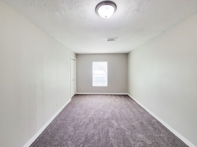 Building Photo - 15814 Murrelet Ct