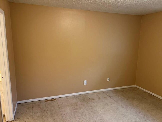 Building Photo - 5006 Coffee Cup Cove
