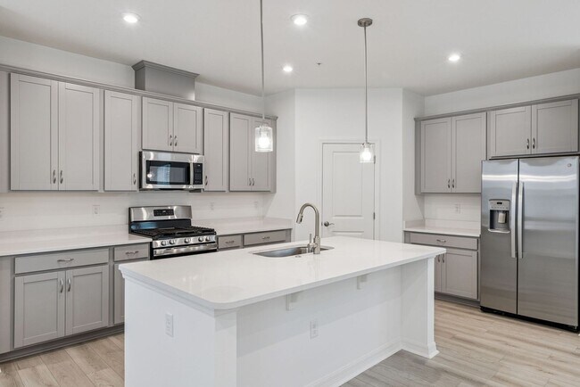 Building Photo - Brand New Construction 4b/3ba Home in Debary