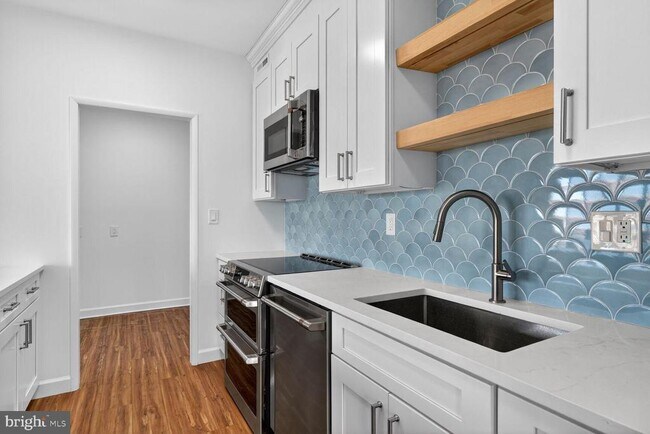 Building Photo - 1280 21st St NW