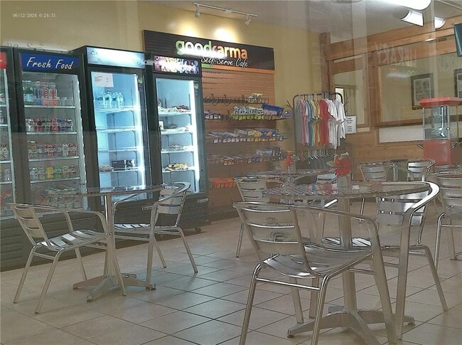 Building Photo - 2320 Brisbane St