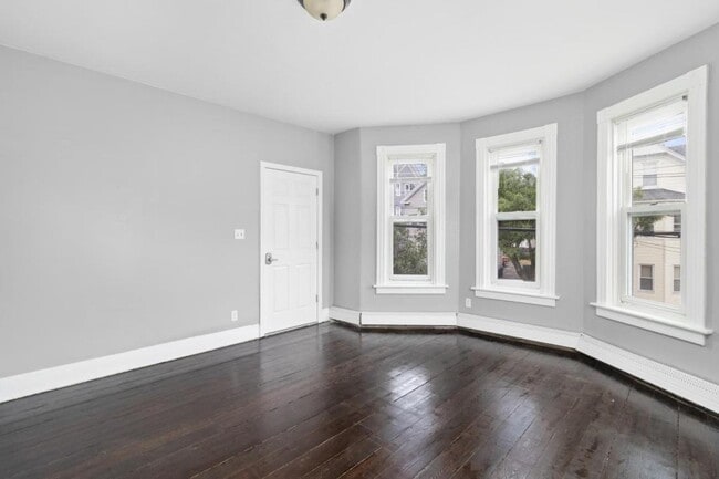 Building Photo - 748-750 Atwells Avenue