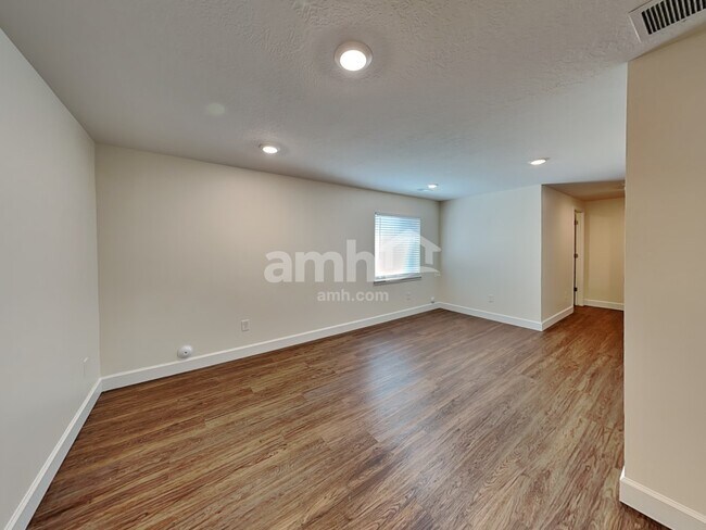 Building Photo - 2286 E Tumbleweed Rd