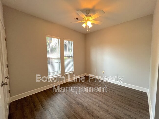 Building Photo - 841 Seigle Point Dr