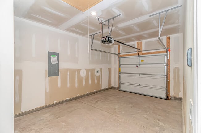 Building Photo - 3551 Whaley Wy