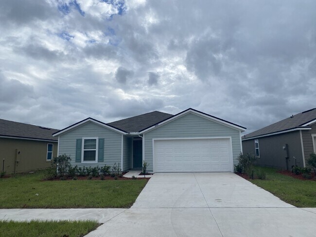 Building Photo - Beautiful 4-Bedroom Home in Cross Creek – Resort-Style Amenities & Convenient Clay County Location!
