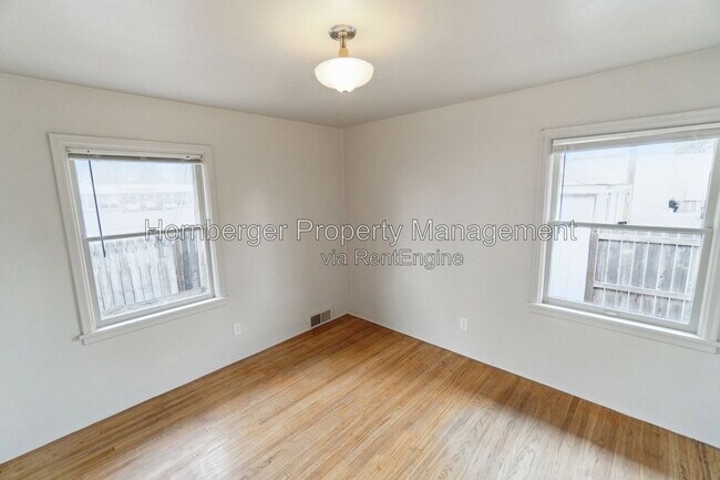 Building Photo - 11 E Rich Ave