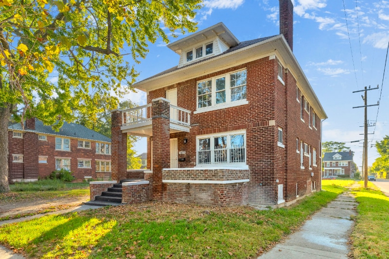 Building Photo - 3823 Clairmount Ave