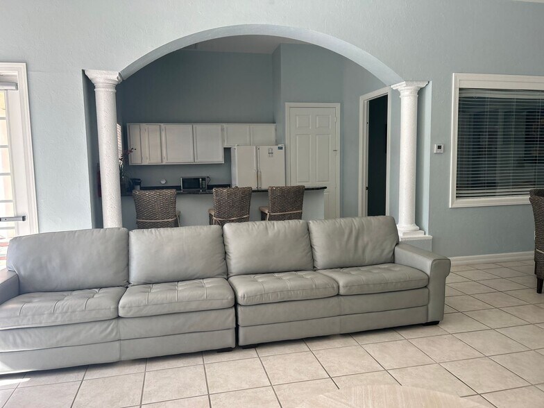 Building Photo - 2nd floor  2/2  condo in gated community