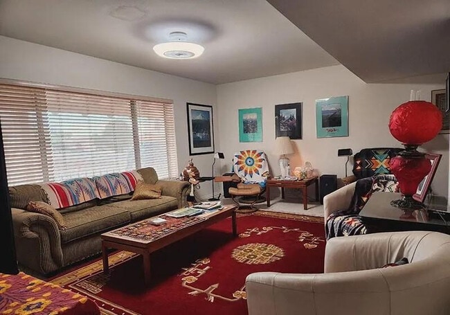 Building Photo - 101 W Calle Montana Jack