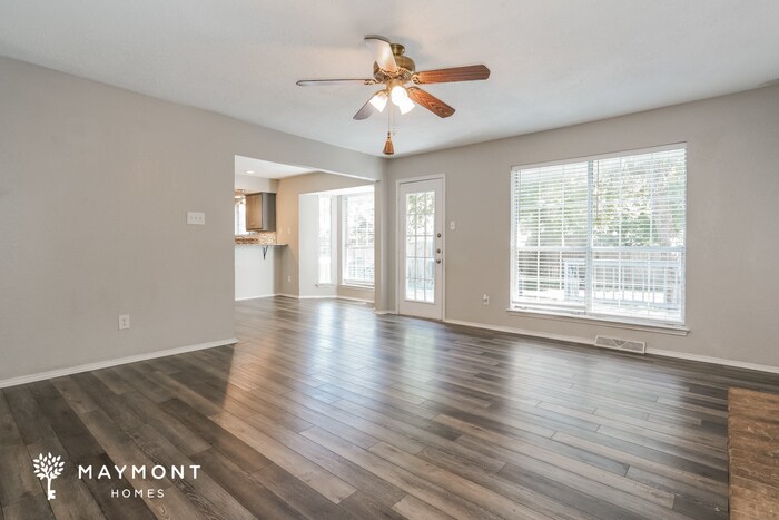 Building Photo - 4900 Oak Springs Dr