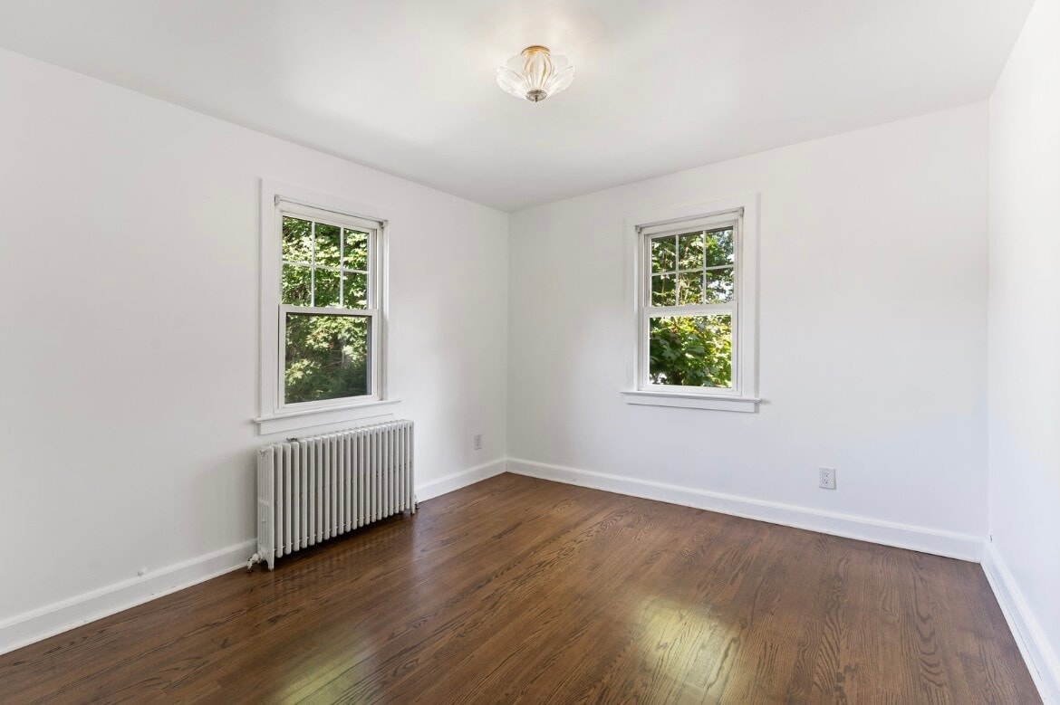 Building Photo - 409 Tappan Rd