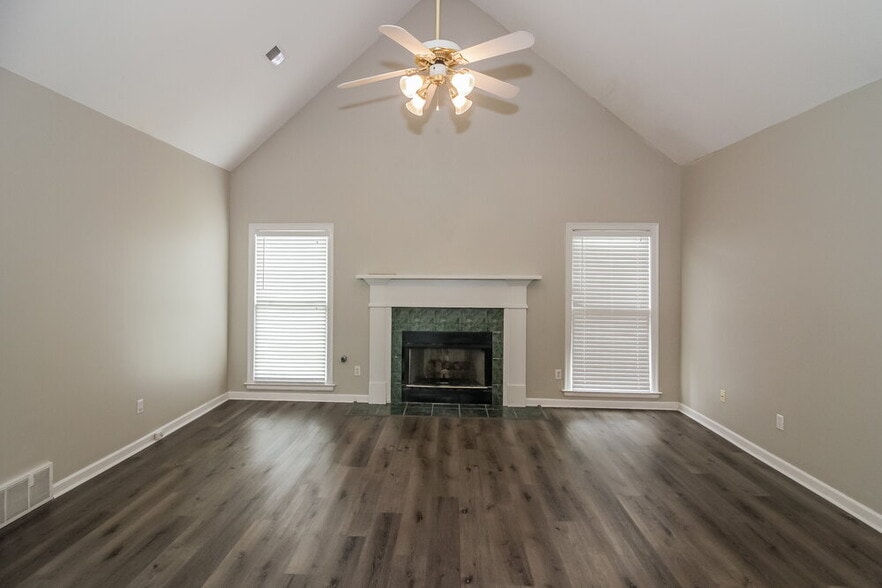 Building Photo - 4570 Wood Fox Cove