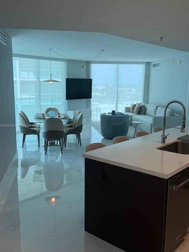 Building Photo - 250 Sunny Isles Blvd