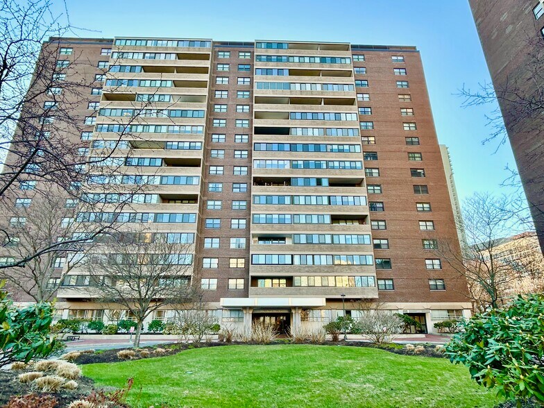 Building Photo - 9 Hawthorne Pl