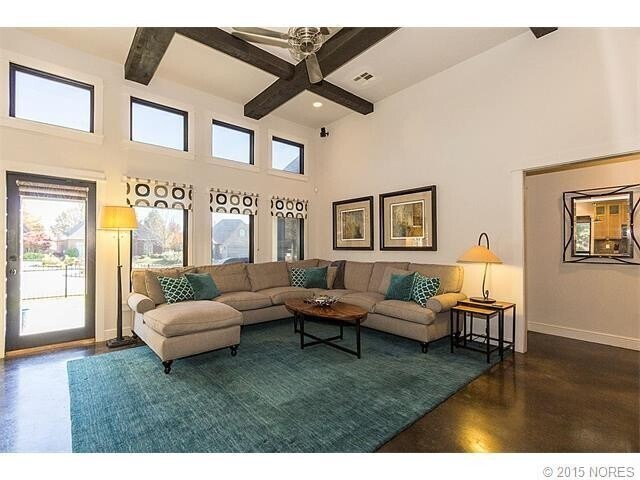 Building Photo - Amazing Home in Broken Arrow