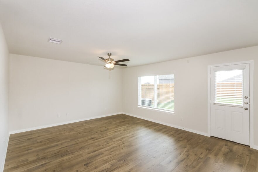 Building Photo - 425 Sunny Highlands Dr