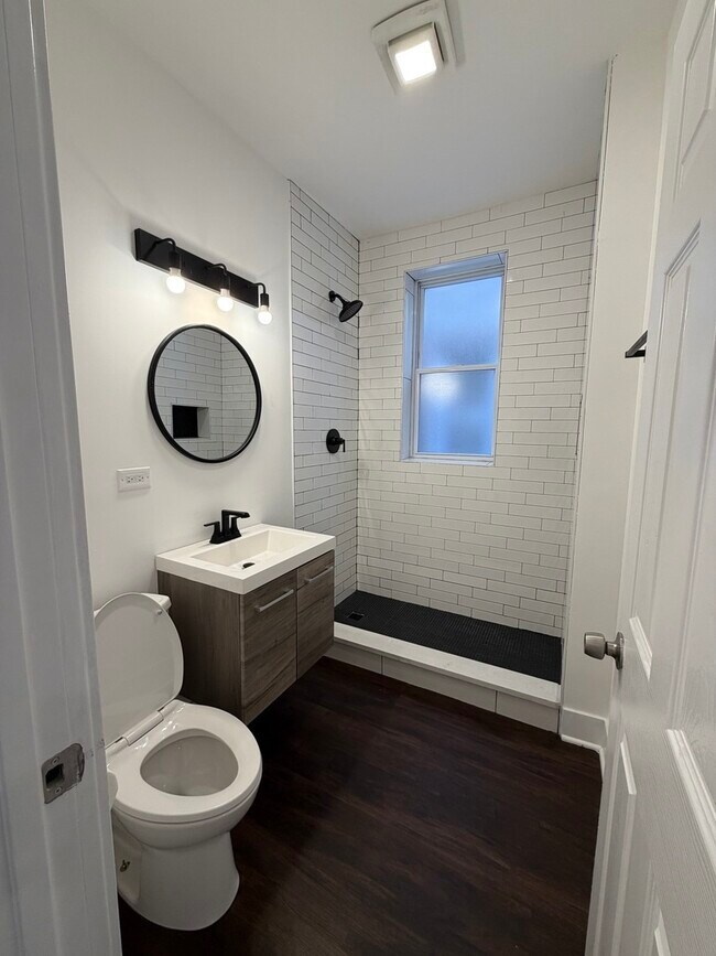 Building Photo - 1922 S Harvey Ave