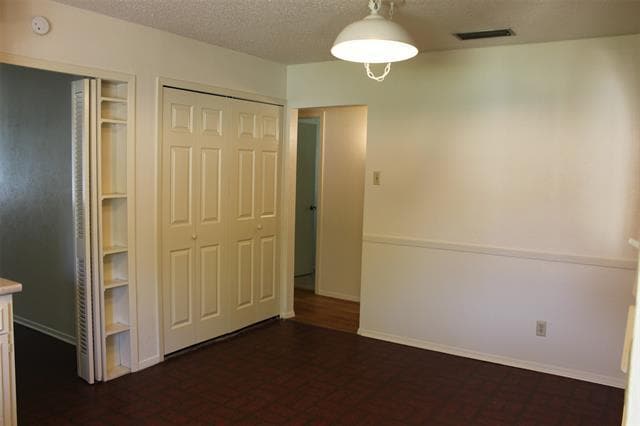 Building Photo - 3513 Wildwood Cir