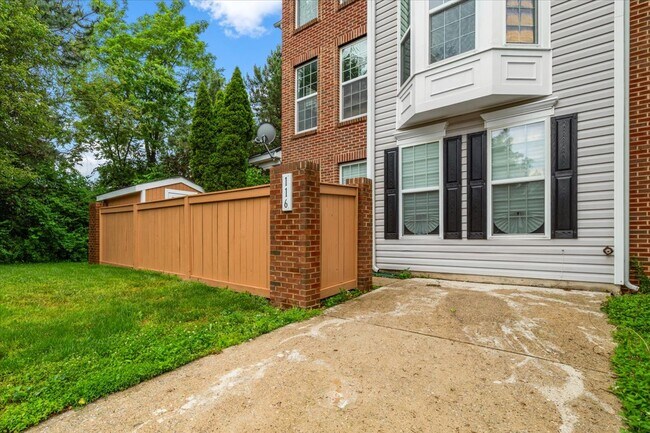 Building Photo - 116 Whiskey Creek Cir