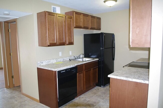 Building Photo - 305 Baltes Dr
