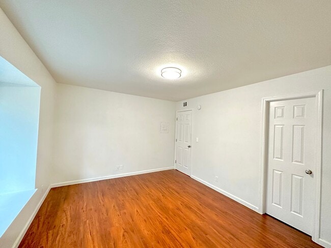 Building Photo - $2990 Stunning Remodeled 2BR/2BA Condo in ...
