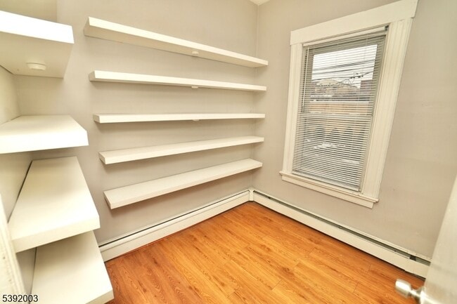 Building Photo - 466 Cortlandt St