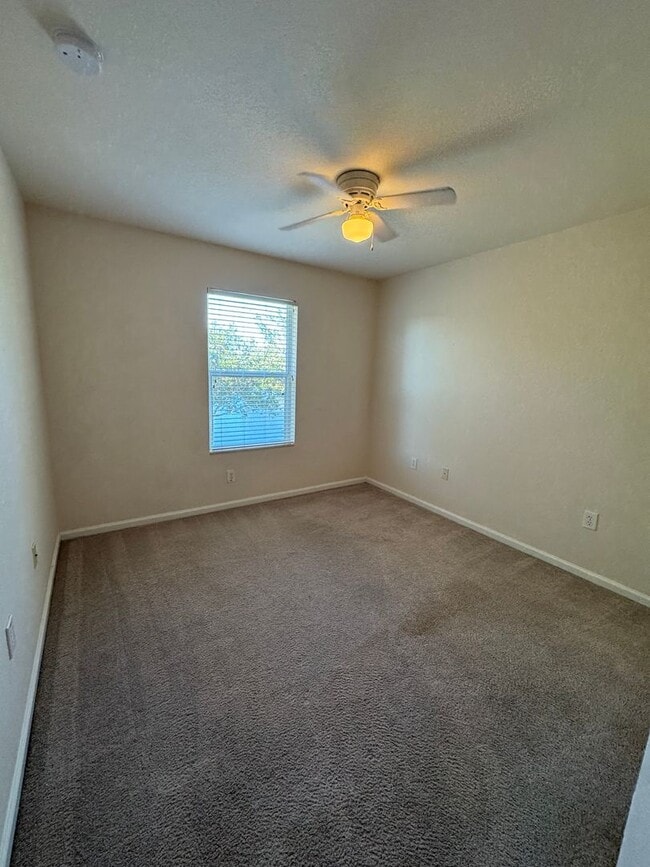 Building Photo - BEAUTIFUL 3 BEDFROOM, ,2.5 BATHROOMS TOWNHOME IN AVALON LAKES