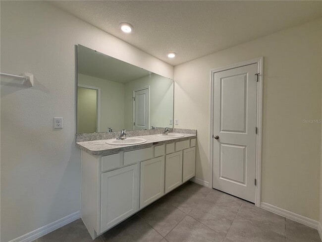 Building Photo - 12072 Downy Birch Dr