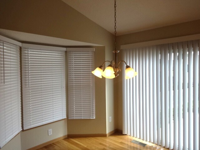 Building Photo - 2130 Winding Hollow Dr