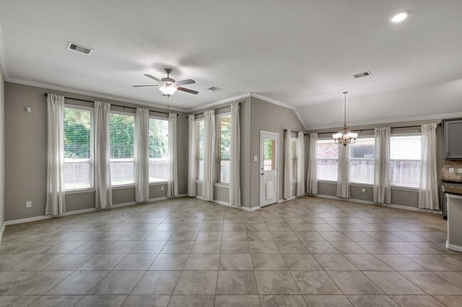Building Photo - 122 S Bearkat Ct