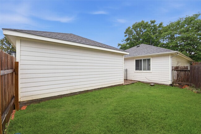 Building Photo - 6136 Lone Prairie Way