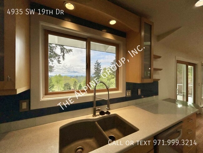 Building Photo - 4935 SW 19th Dr