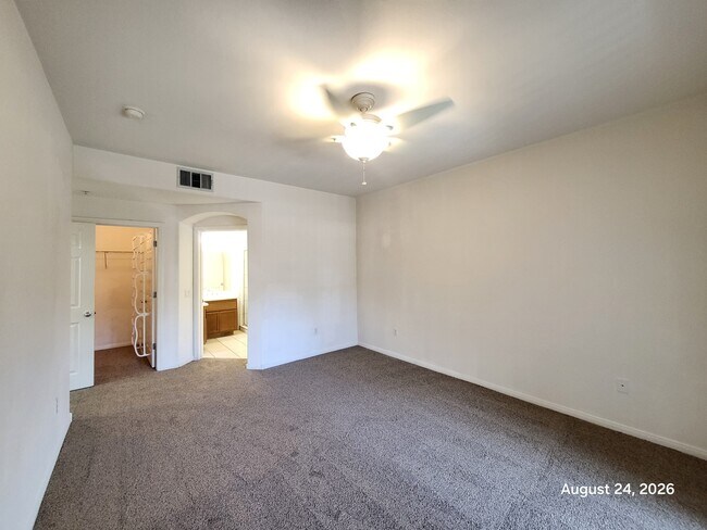 Building Photo - 7701 W Robindale Rd