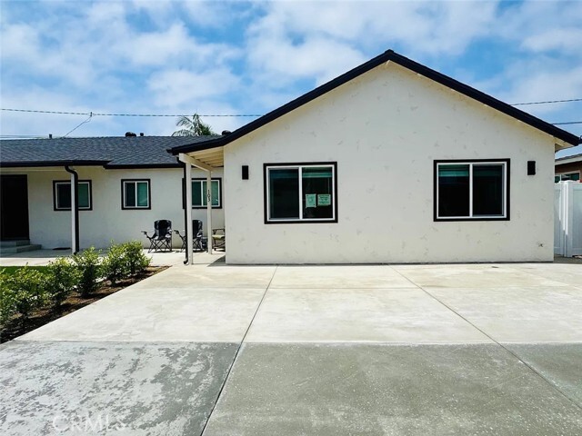 Building Photo - 165 Tulip Ln