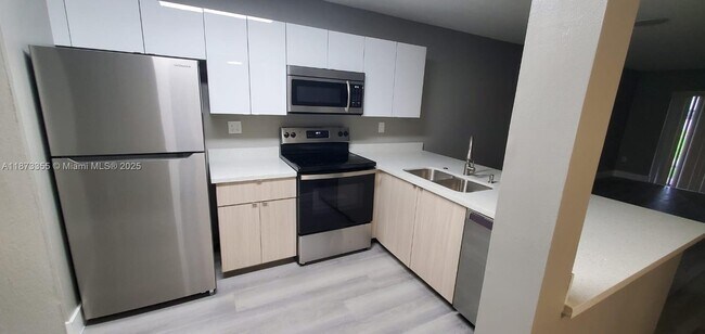Building Photo - 9934 Nob Hill Ln