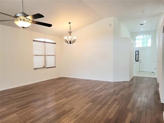 Building Photo - 2011 Cattleman Dr