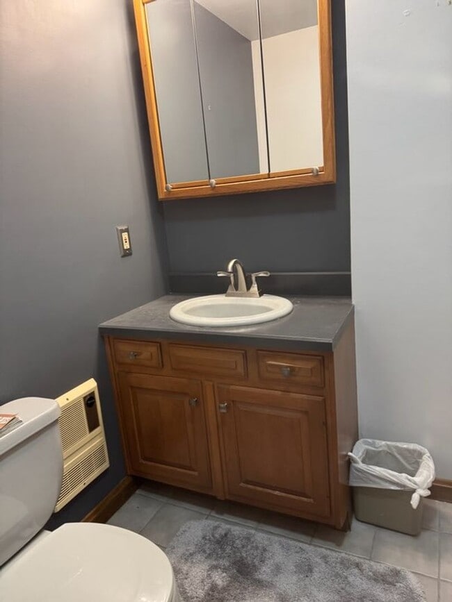 Building Photo - Rare find in great school district