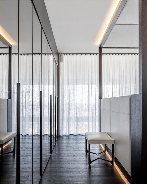 Building Photo - 1040 Biscayne Blvd