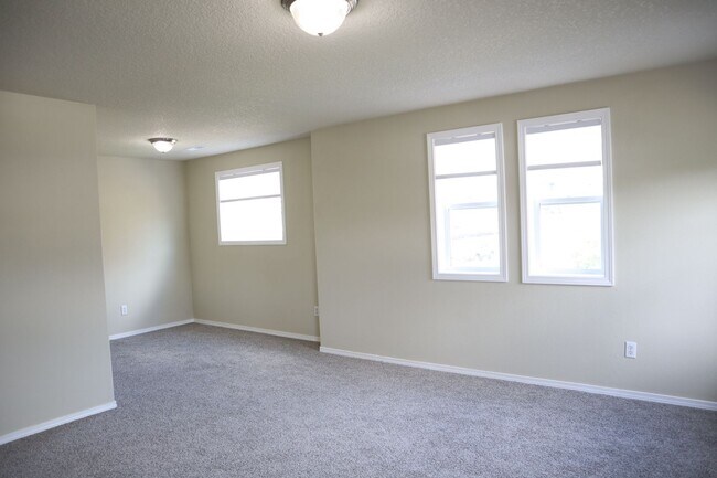 Building Photo - 9507 NE 39th Ave