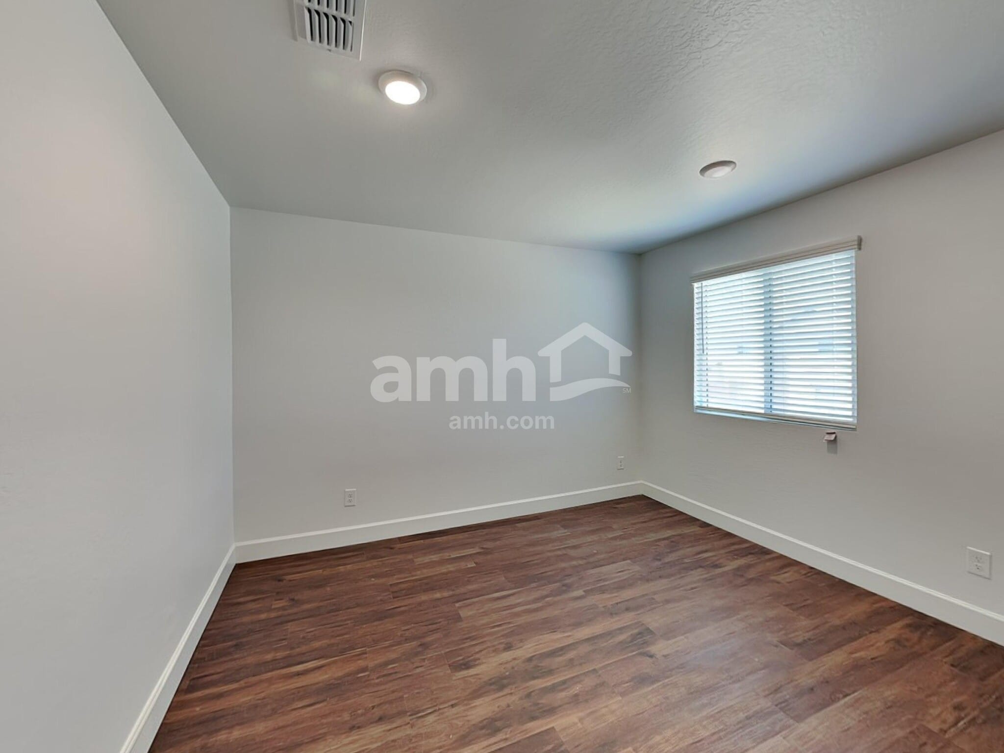 Building Photo - 17110 W Lawrence Ln