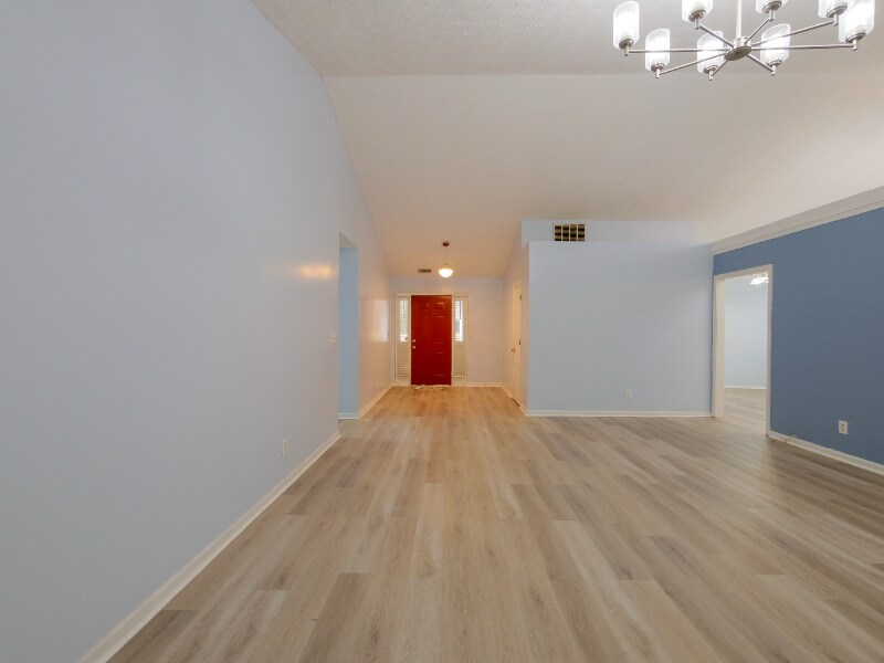 Building Photo - 2218 Willow Crest Cir