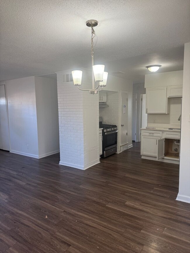 Building Photo - 510 S 19th St