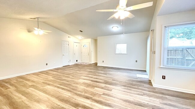 Building Photo - 1300 Debbs Ln