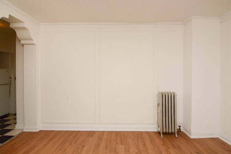 Building Photo - 4060 N Kenmore Ave