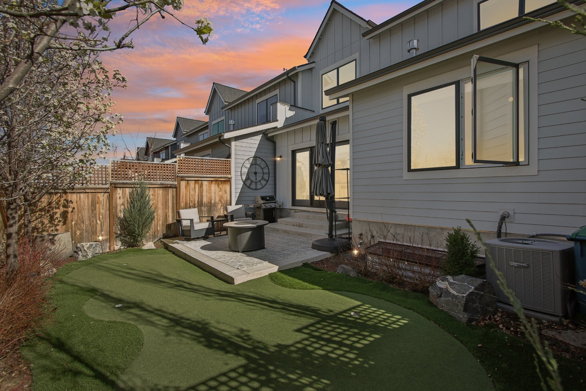 Building Photo - 267 Clementina St