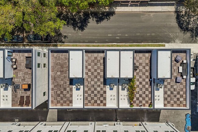 Building Photo - New Construction Townhome For Lease downtown Tampa, Ybor City, Gas Worx