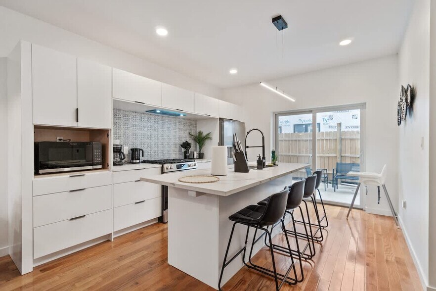 Kitchen Island, Stove and Oven - 1238 Butterfield Way