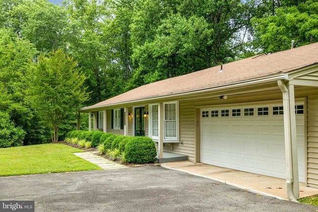 Building Photo - 9622 Cinnamon Creek Dr