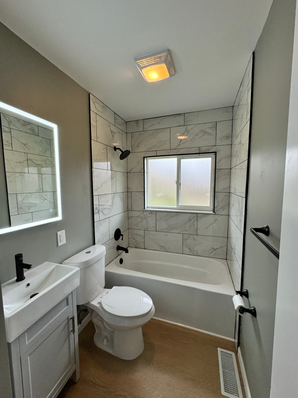 Building Photo - 1400 E Hanna Ave